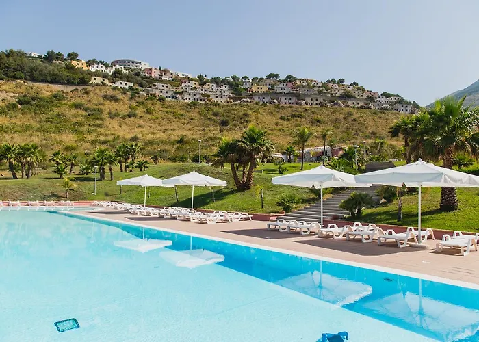 Nelema Village 酒店