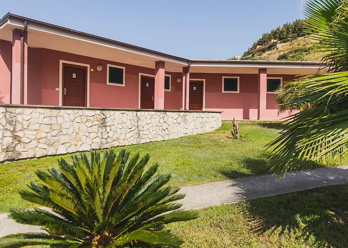 Nelema Village 酒店