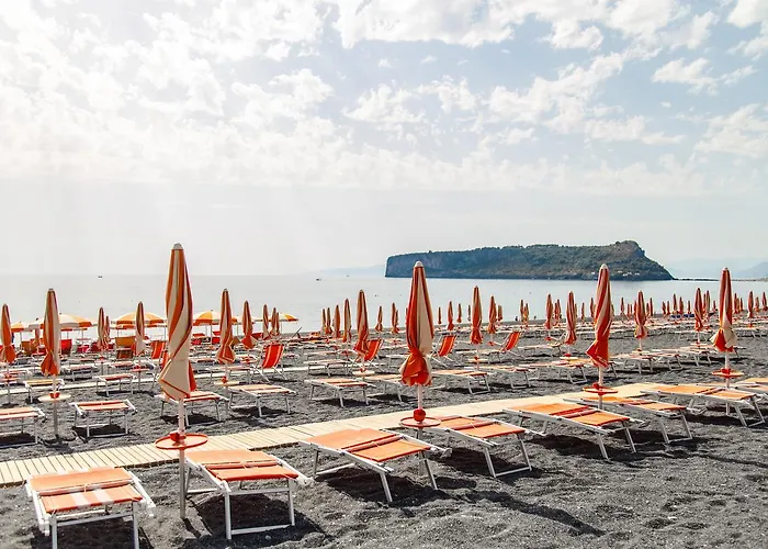 Nelema Village 酒店