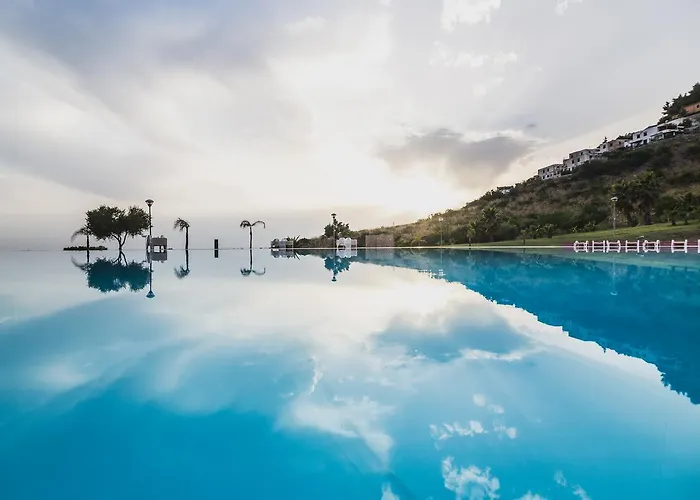 Nelema Village 酒店